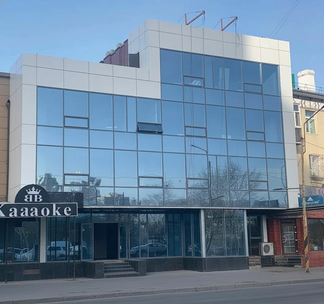 Лан Ресторан-100 барилгын шилэн фасад, цагаан композит хавтан